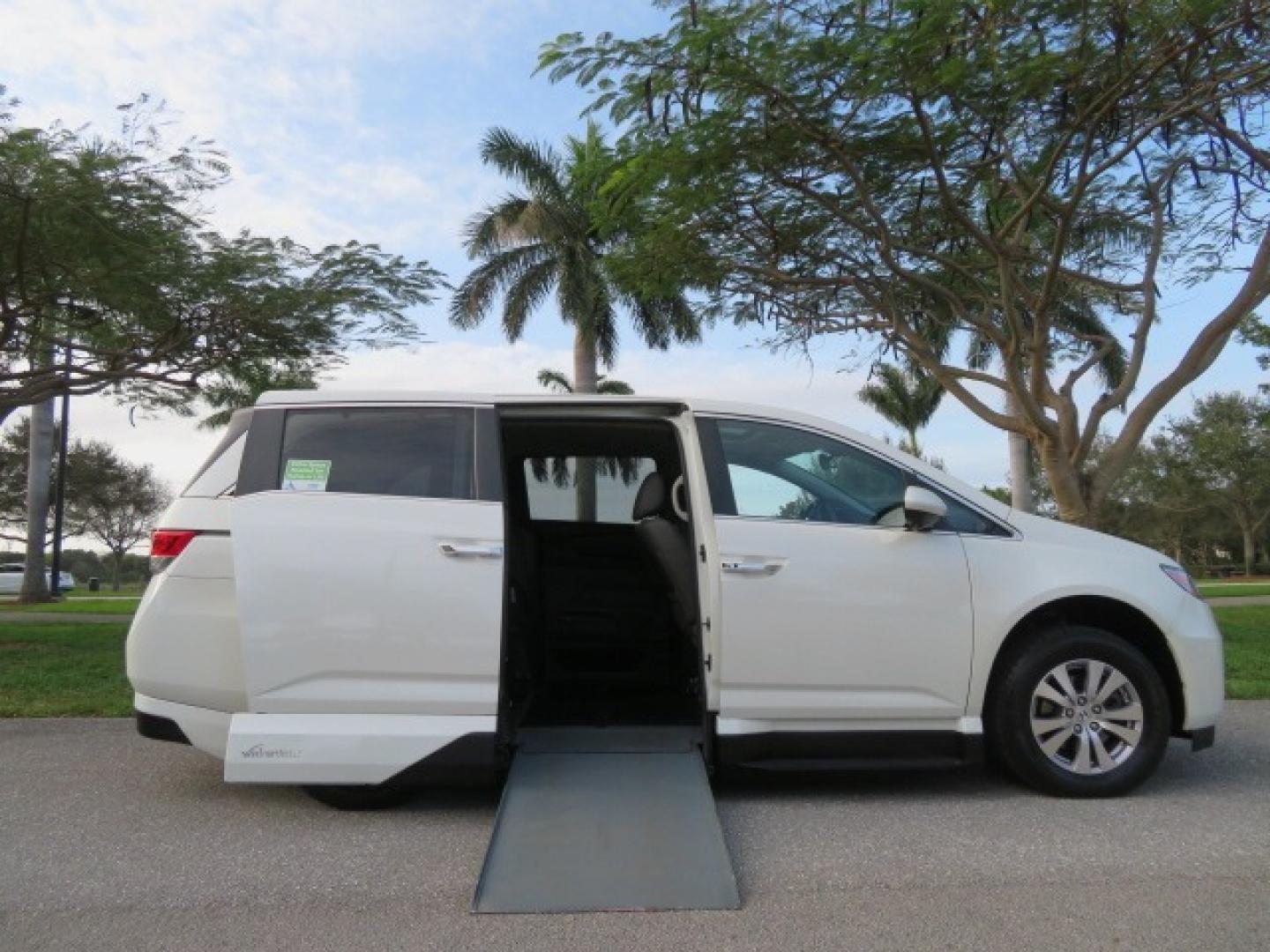 2016 White /Truffle Honda Odyssey (5FNRL5H63GB) , Automatic transmission, located at 4301 Oak Circle #19, Boca Raton, FL, 33431, (954) 561-2499, 26.388861, -80.084038 - You are looking at Gorgeous Pearl White Diamond 2016 Honda Odyssey EX-L VMI Northstar Handicap Wheelchair Conversion Van with 79K Original Miles, In-Floor Power Side Entry Ramp with Kneeling Van Function, Passenger Side 6 Way Transfer Seat, Quick Release Driver's Seat, Hand Controls, Tie Down System - Photo#41